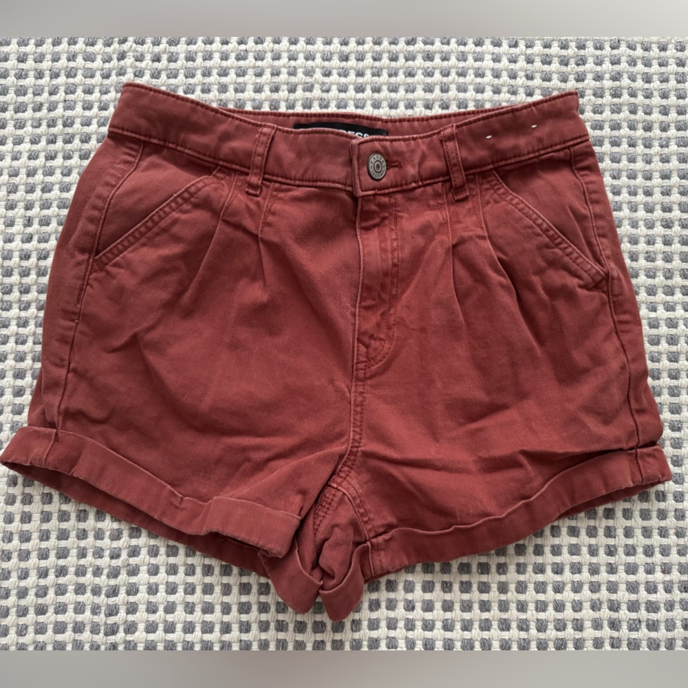 EXPRESS tailored fit women’s khaki shorts, crimson